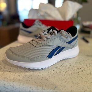 Mens Reebok SZ 8 NWT!!
ENERGEN LITE